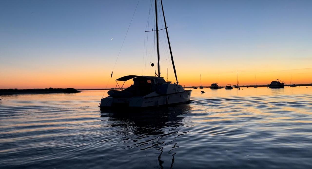 Готель Barco Casa Catamara Sleepandboat Фару Екстер'єр фото
