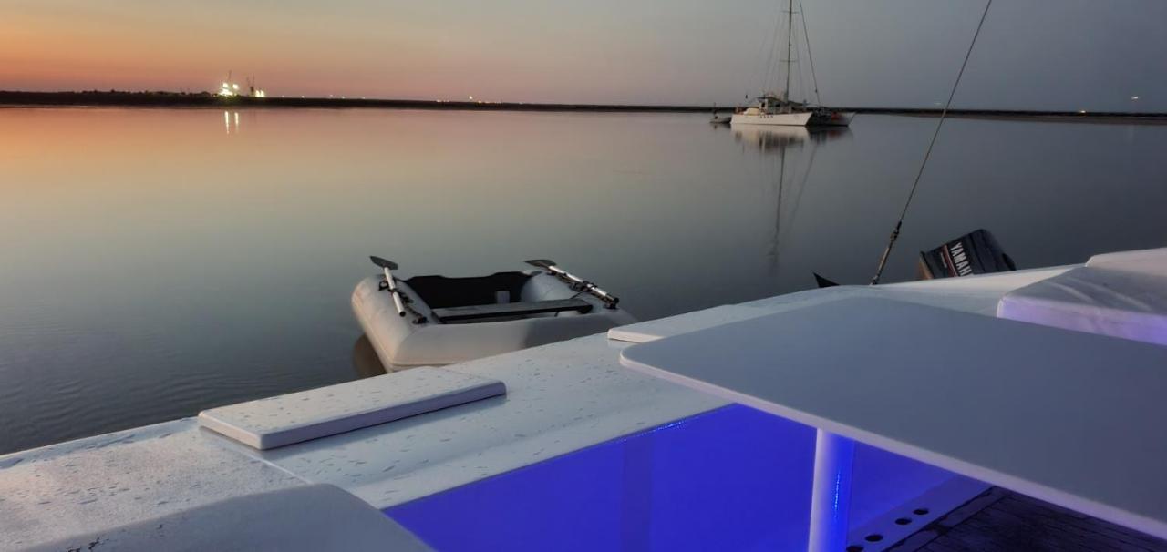 Готель Barco Casa Catamara Sleepandboat Фару Екстер'єр фото