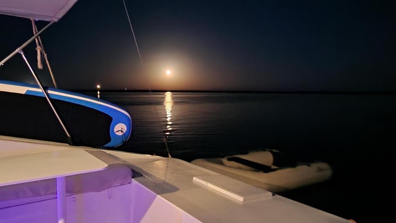 Готель Barco Casa Catamara Sleepandboat Фару Екстер'єр фото
